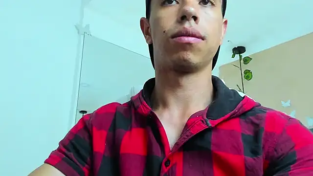 Snapshot of Muscle_Scott chatting on September 13, 2025, 1:00 pm Muscle Scott online show from September 13, 2025, 1:00 pm