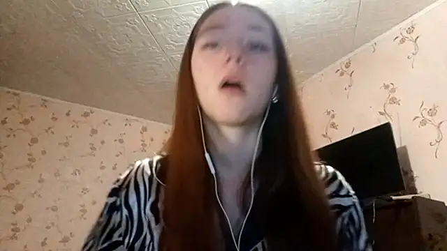 Sophiecuttie online show from September 17, 2025, 1:13 pm