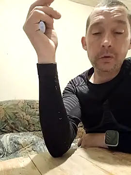 Snapshot of frederic198 chatting on October 17, 2025, 9:06 pm frederic198 online show from October 17, 2025, 9:06 pm