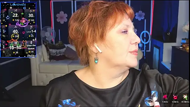 Kira Kenett online show from October 15, 2025, 8:36 am