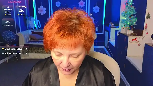 Kira Kenett online show from December 18, 2025, 8:42 am