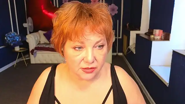 Kira Kenett online show from May 18, 2026, 4:40 am