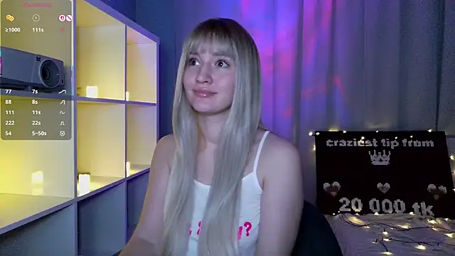 Snapshot of LunaXLoverx chatting on October 30, 2025, 5:35 pm LunaXLoverx online show from October 30, 2025, 5:35 pm