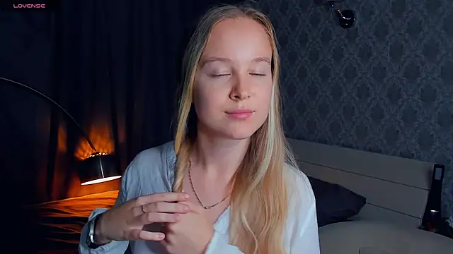 SoonMoor online show from September 17, 2025, 5:14 pm