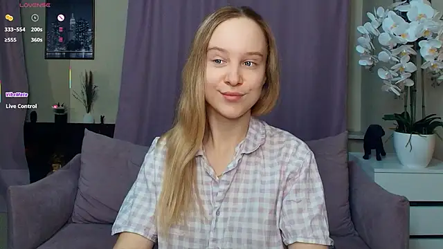 SoonMoor online show from March 10, 2026, 6:57 pm