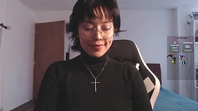 Snapshot of Ellyuwuw chatting on October 11, 2025, 8:51 pm Ellyuwuw online show from October 11, 2025, 8:51 pm