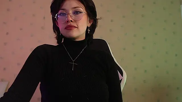 Ellyuwuw online show from December 17, 2025, 12:05 am