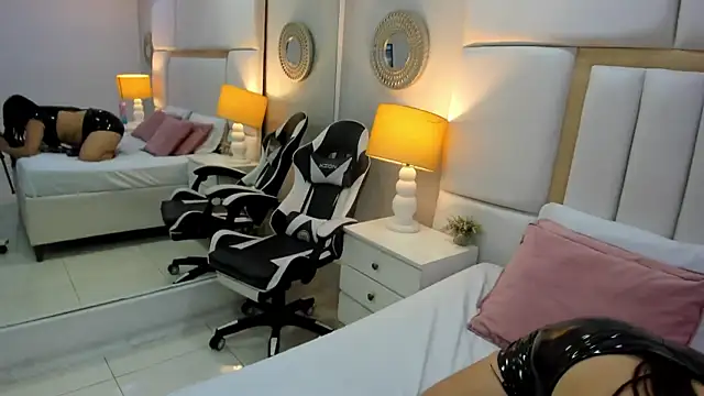 Snapshot of NahiaMonet chatting on October 31, 2025, 11:44 am NahiaMonet online show from October 31, 2025, 11:44 am