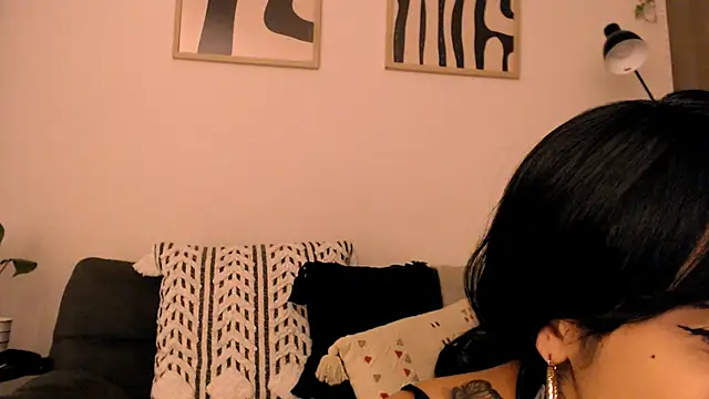 Snapshot of lanzybloom chatting on October 8, 2025, 2:53 am lanzybloom online show from October 8, 2025, 2:53 am