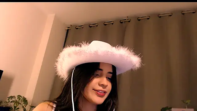 Snapshot of lanzybloom chatting on October 17, 2025, 4:48 am lanzybloom online show from October 17, 2025, 4:48 am