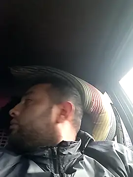 Snapshot of angelitocalientico chatting on October 27, 2025, 12:09 pm angelitocalientico online show from October 27, 2025, 12:09 pm