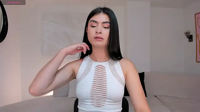 Snapshot of LucyWeiss_ chatting on October 2, 2025, 8:05 pm LucyWeiss  online show from October 2, 2025, 8:05 pm