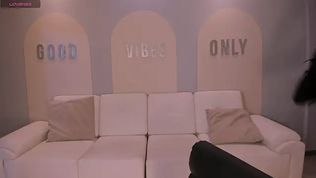 LaurentConnor online show from January 6, 2026, 3:43 am