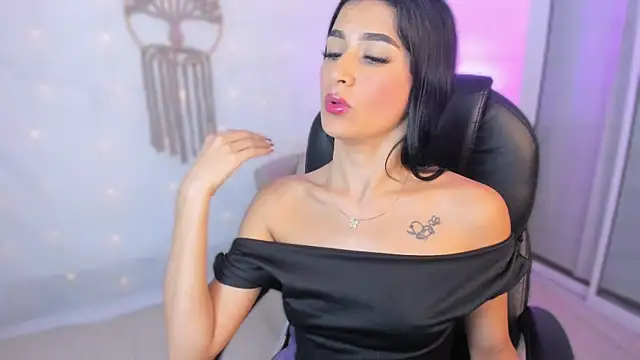 Snapshot of Ginni_charlotte chatting on May 31, 2026, 2:09 am Ginni charlotte online show from May 31, 2026, 2:09 am