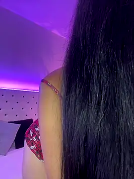 Snapshot of Mariana_Montes chatting on October 6, 2025, 7:44 pm Mariana Montes online show from October 6, 2025, 7:44 pm