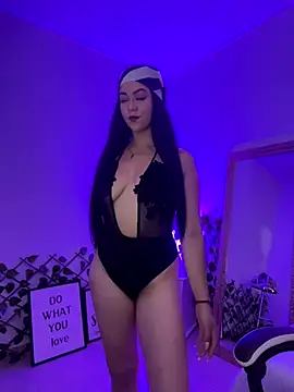 Snapshot of Mariana_Montes chatting on October 21, 2025, 7:47 pm Mariana Montes online show from October 21, 2025, 7:47 pm