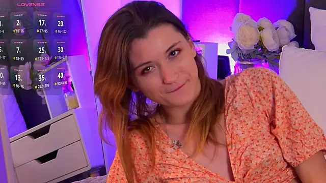 Snapshot of LillySvon chatting on October 28, 2025, 4:31 pm LillySvon online show from October 28, 2025, 4:31 pm