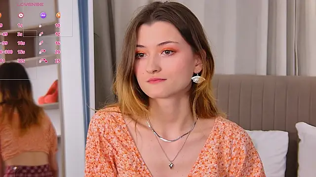 Snapshot of LillySvon chatting on March 22, 2026, 4:32 pm LillySvon online show from March 22, 2026, 4:32 pm