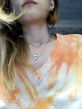 LillySvon online show from May 6, 2026, 2:00 pm