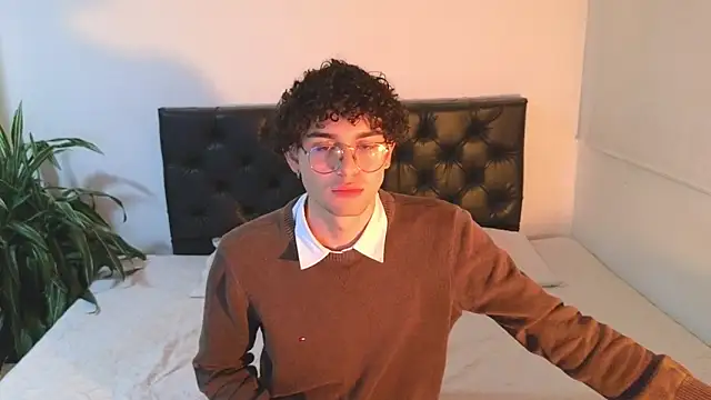 Snapshot of sandro_vitali chatting on September 16, 2025, 5:41 am sandro vitali online show from September 16, 2025, 5:41 am