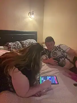 lesptilou online show from February 19, 2026, 9:33 pm