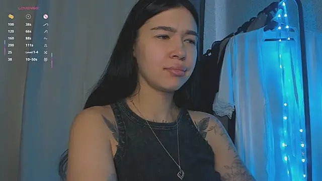 ArianaWalker77 online show from October 12, 2025, 3:16 am