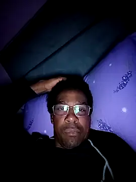 Snapshot of estrogeni chatting on March 5, 2026, 10:06 pm estrogeni online show from March 5, 2026, 10:06 pm