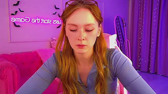 AgataFoxley online show from November 5, 2025, 6:08 pm