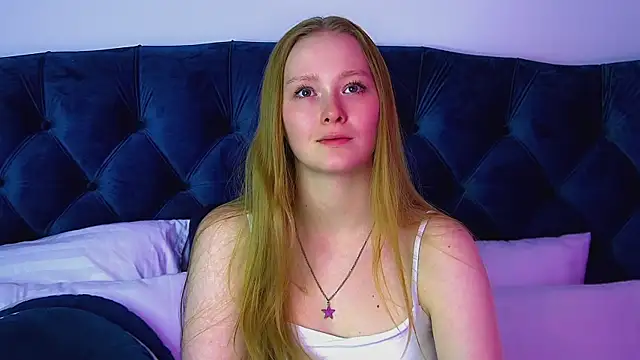 AgataFoxley online show from July 10, 2026, 6:39 am