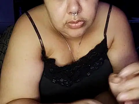 Snapshot of xlatinastar chatting on February 15, 2026, 6:10 am xlatinastar online show from February 15, 2026, 6:10 am