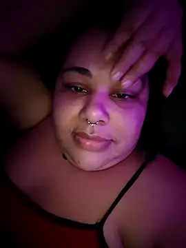 Snapshot of xlatinastar chatting on March 10, 2026, 11:43 pm xlatinastar online show from March 10, 2026, 11:43 pm