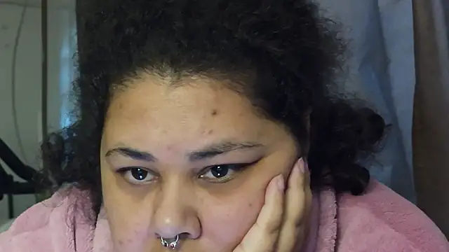 Snapshot of xlatinastar chatting on May 22, 2026, 6:35 pm xlatinastar online show from May 22, 2026, 6:35 pm