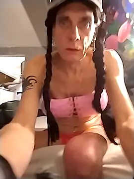 Lollacum3l online show from October 19, 2025, 1:01 pm