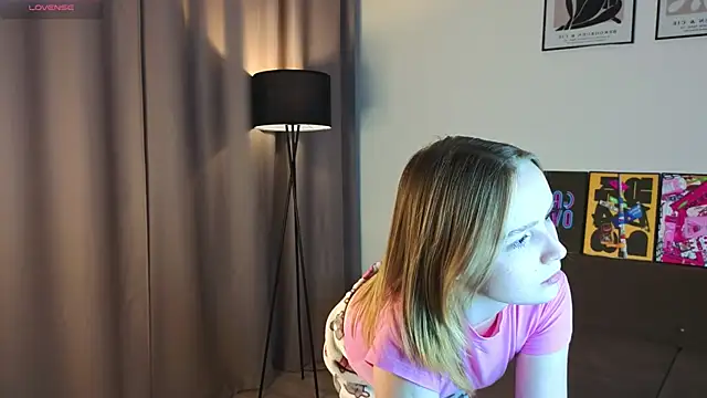 Snapshot of VinnieSerrano chatting on September 22, 2025, 2:08 pm VinnieSerrano online show from September 22, 2025, 2:08 pm