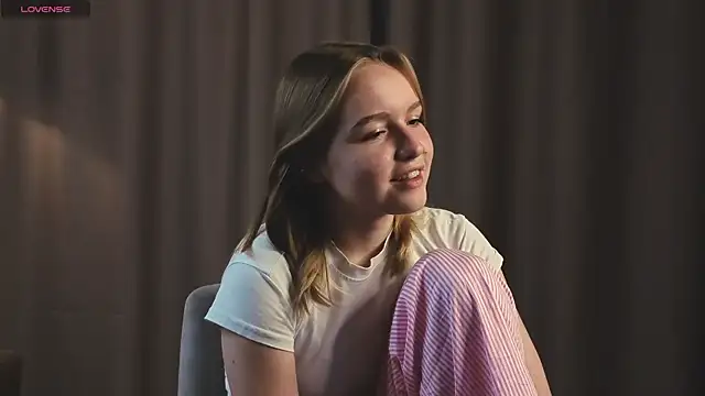 Snapshot of VinnieSerrano chatting on September 28, 2025, 3:06 pm VinnieSerrano online show from September 28, 2025, 3:06 pm