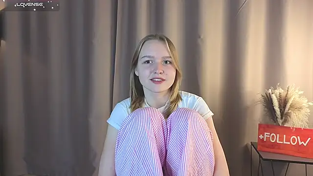 Snapshot of VinnieSerrano chatting on September 29, 2025, 2:11 pm VinnieSerrano online show from September 29, 2025, 2:11 pm