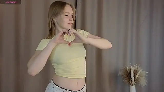 Snapshot of VinnieSerrano chatting on October 12, 2025, 3:11 pm VinnieSerrano online show from October 12, 2025, 3:11 pm