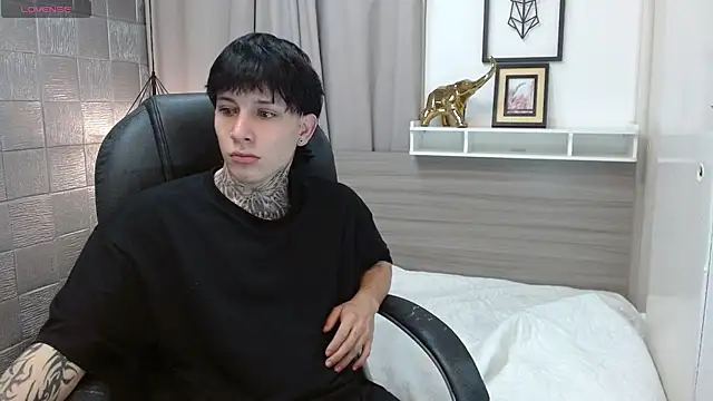 Iantwink18 online show from February 12, 2026, 11:27 am