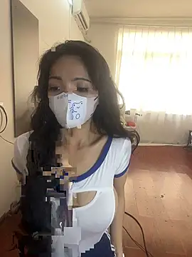 xiongmaobb online show from October 18, 2025, 4:15 am