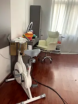 xiongmaobb online show from October 19, 2025, 4:46 am