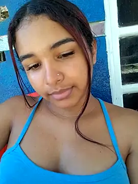 DulceeSalas online show from September 9, 2025, 5:56 pm