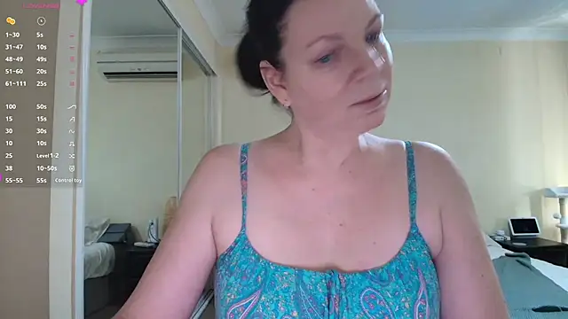 Snapshot of aussiepeaches chatting on January 3, 2025, 12:11 am aussiepeaches online show from January 3, 2025, 12:11 am