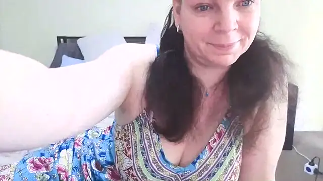 aussiepeaches online show from September 23, 2025, 1:52 am