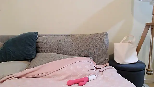 aussiepeaches online show from January 17, 2026, 1:43 am