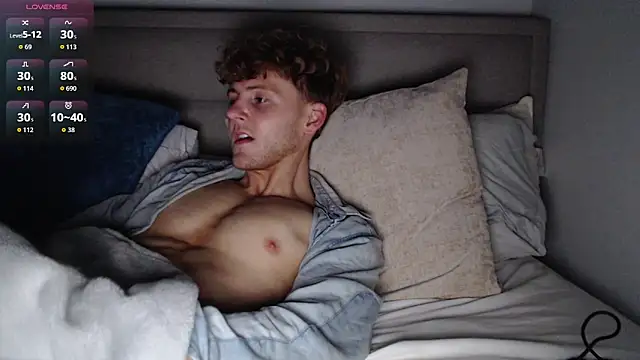 Snapshot of DominantAlex18 chatting on March 19, 2026, 2:37 am DominantAlex18 online show from March 19, 2026, 2:37 am