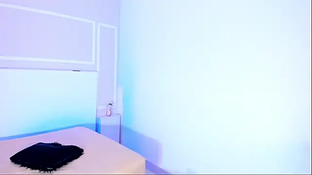 Snapshot of TianaGlow26 chatting on October 7, 2025, 3:36 am TianaGlow26 online show from October 7, 2025, 3:36 am