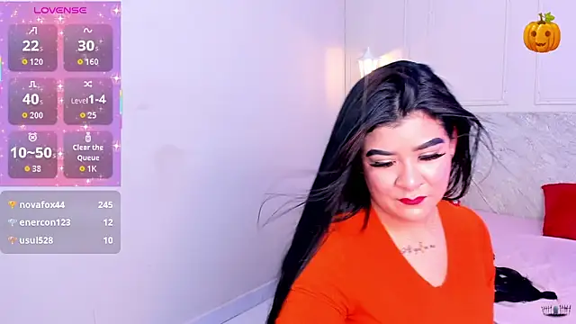 Snapshot of TianaGlow26 chatting on October 31, 2025, 7:26 pm TianaGlow26 online show from October 31, 2025, 7:26 pm