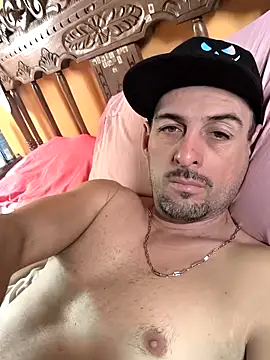 Snapshot of El_Andres_1 chatting on March 7, 2026, 5:54 pm El Andres 1 online show from March 7, 2026, 5:54 pm