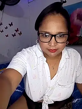 Snapshot of Angelly_ricura chatting on March 1, 2026, 4:36 am Angelly ricura online show from March 1, 2026, 4:36 am