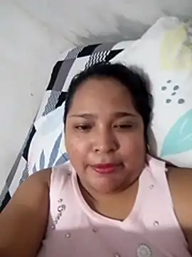 Snapshot of Angelly_ricura chatting on April 9, 2026, 6:24 pm Angelly ricura online show from April 9, 2026, 6:24 pm